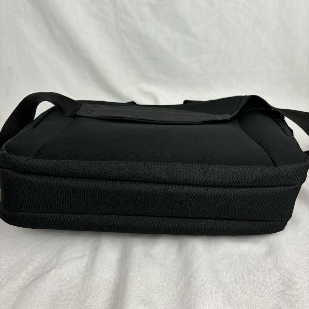 SwissGear Wenger Black & Gray Laptop Bag - Multiple Compartments Durable Fabric. - Picture 15 of 16